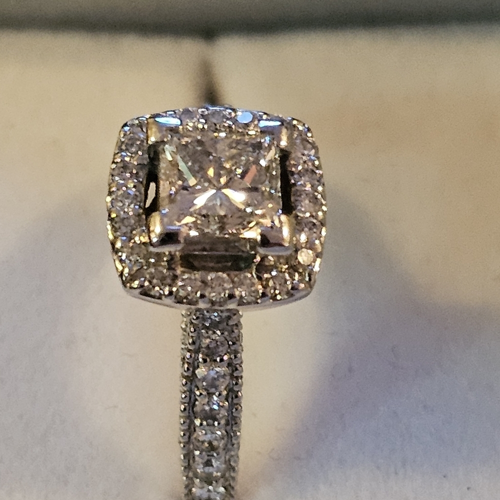 1.52 crt princess cut engagement ring with appraisal paper